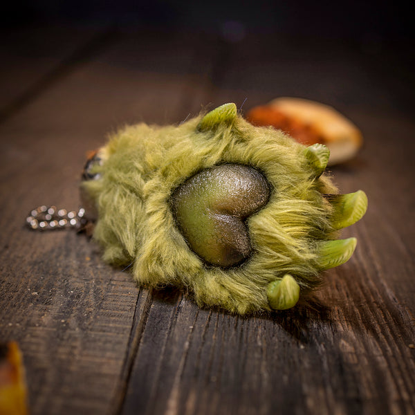 Scare Bear Paw - Green